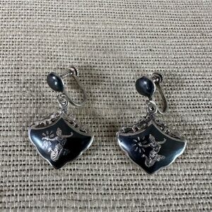 Vintage Sterling silver & black enamel screw back earrings from Siam